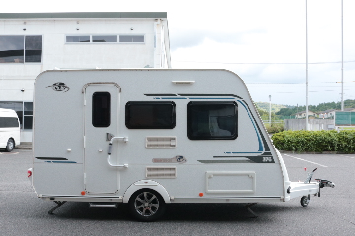キャンピングカートレーラー