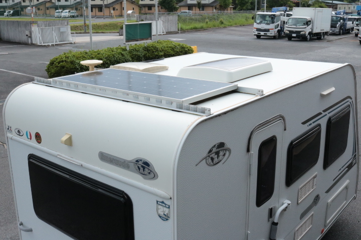 キャンピングカートレーラー