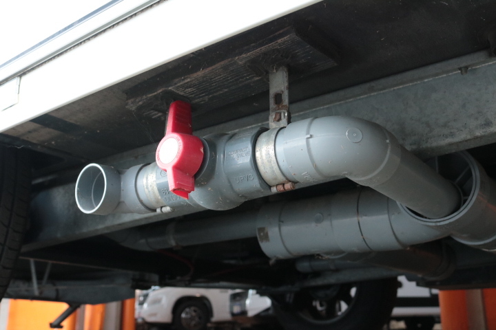 キャンピングカートレーラー