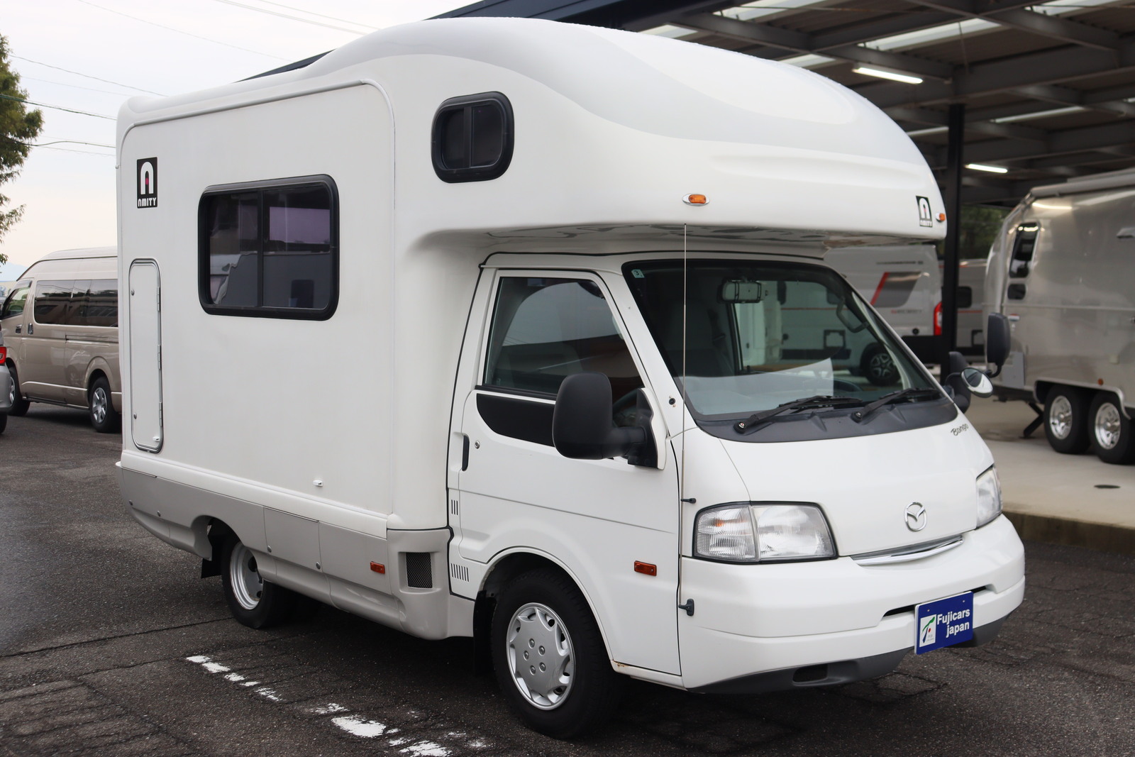 キャンピングカーキャブコン