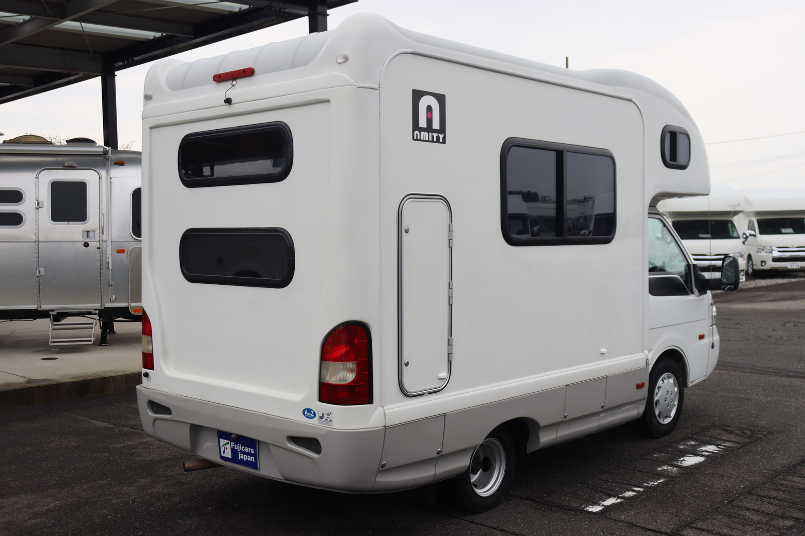 キャンピングカーキャブコン