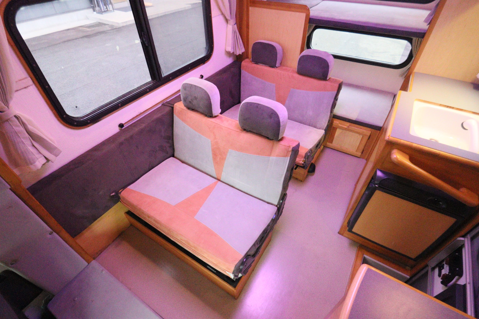 キャンピングカーキャブコン