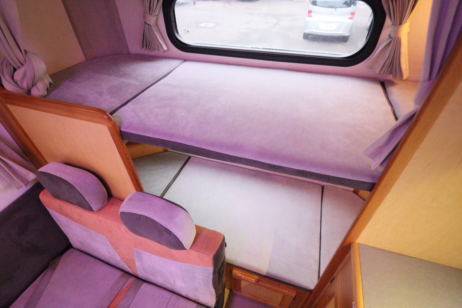 キャンピングカーキャブコン