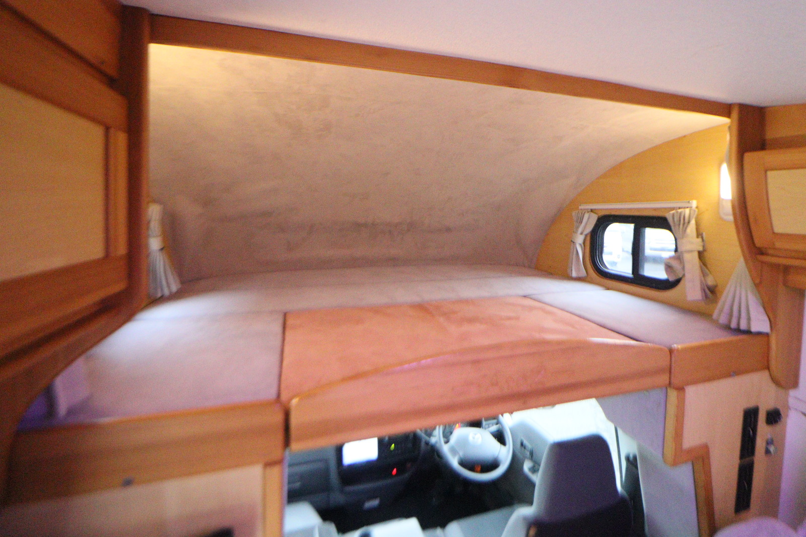 キャンピングカーキャブコン