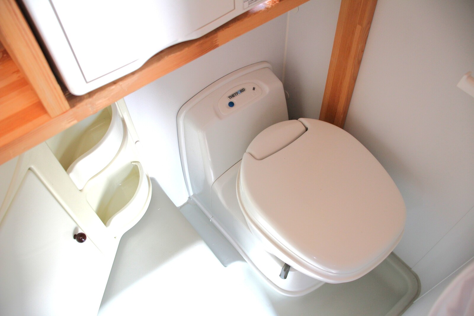 キャンピングカートレーラー