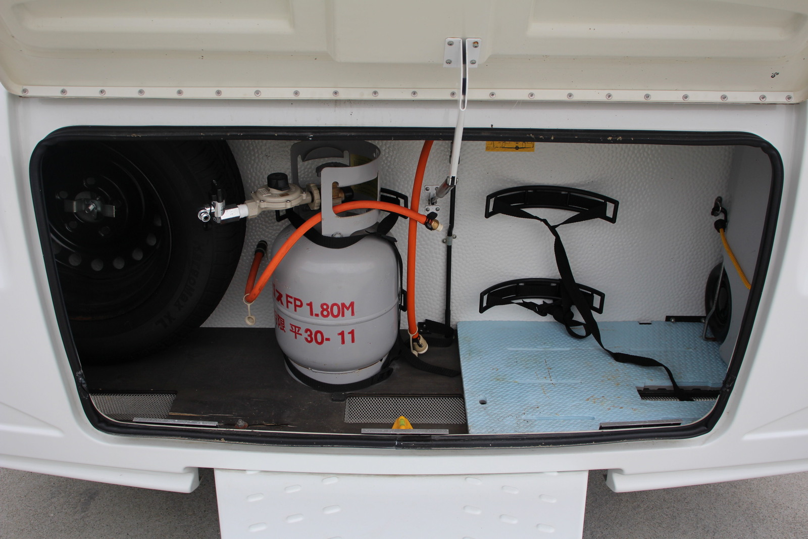 キャンピングカートレーラー