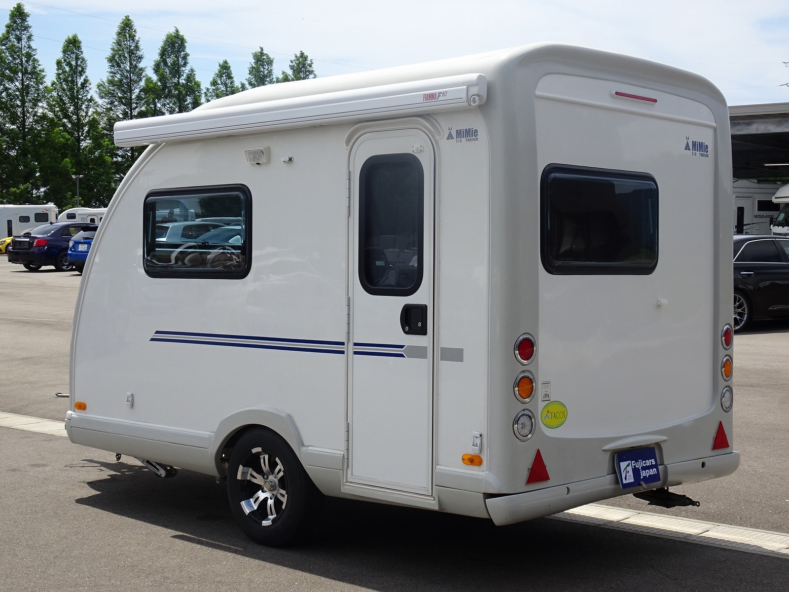 キャンピングカートレーラー