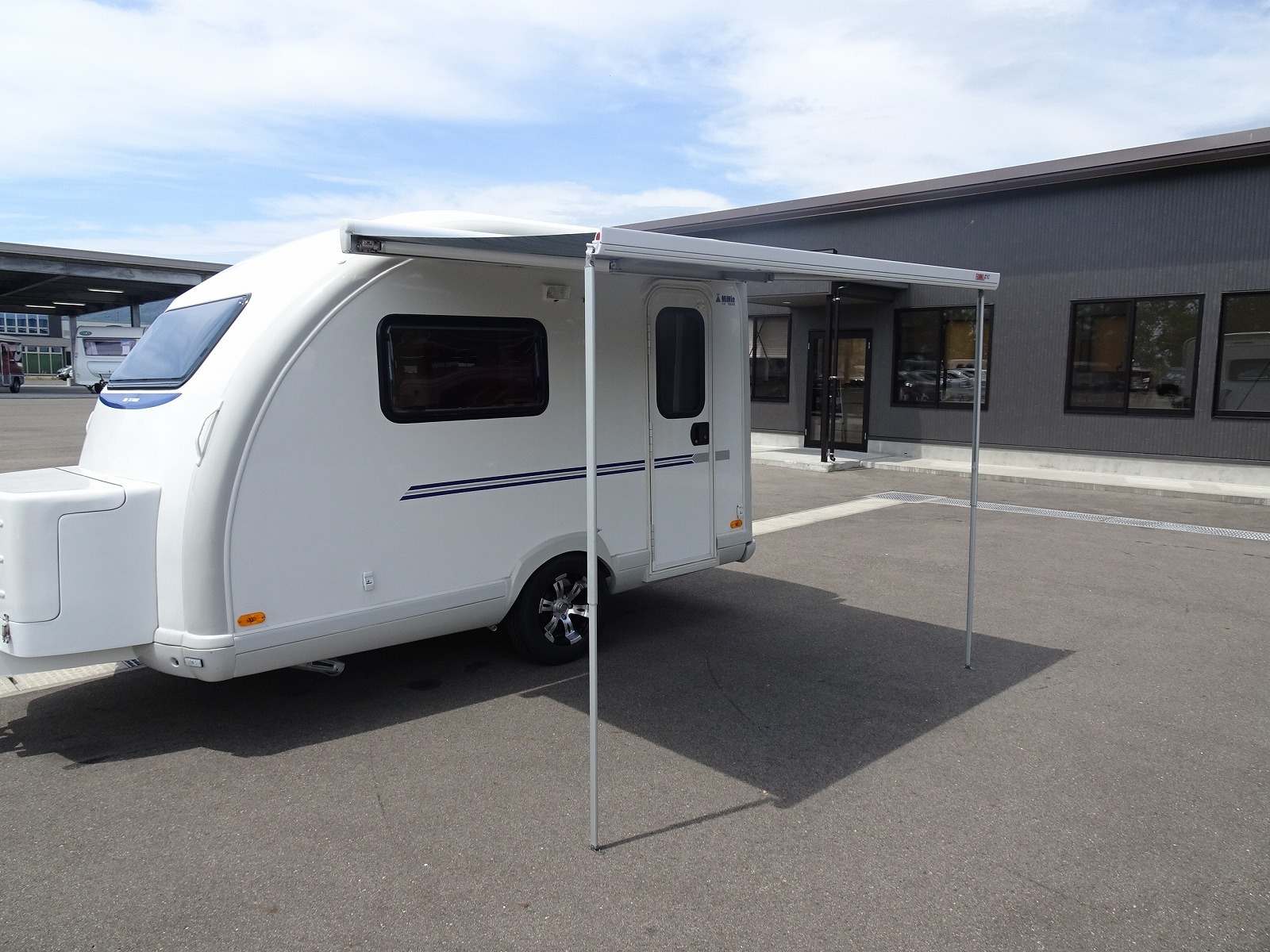 キャンピングカートレーラー