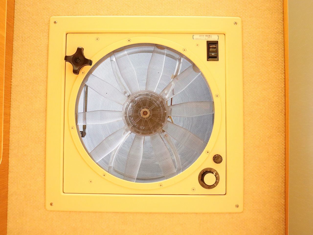 キャンピングカーキャブコン