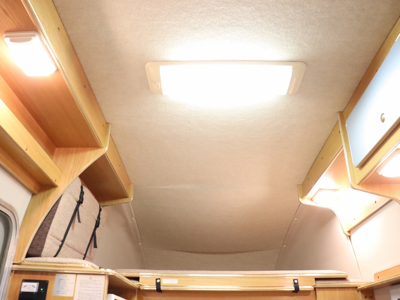 キャンピングカーキャブコン