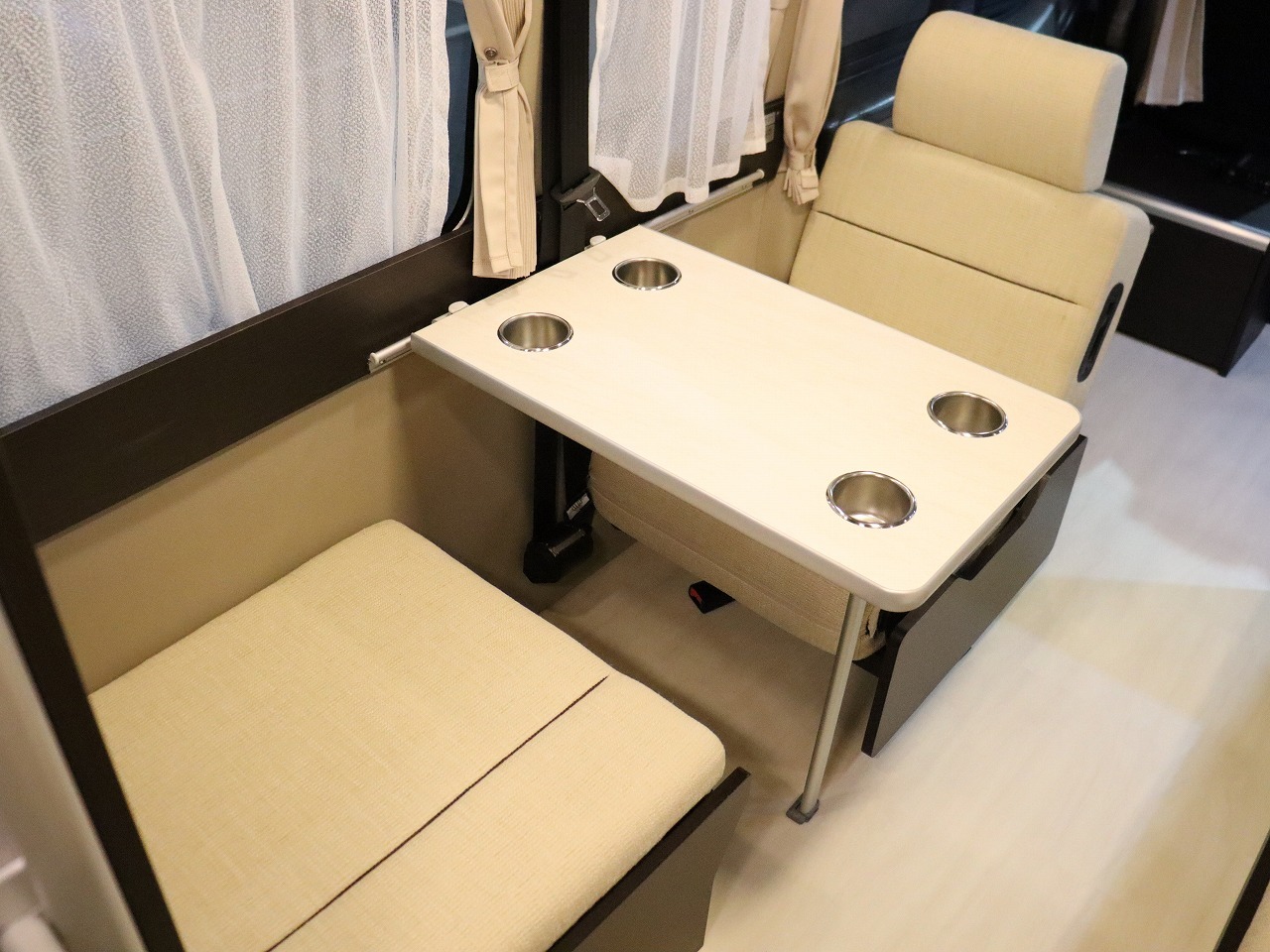 キャンピングカーバンコン