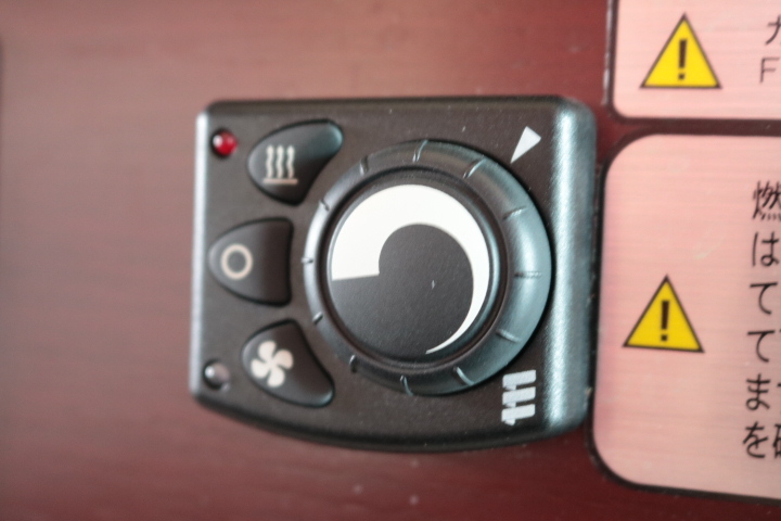 キャンピングカーバスコン