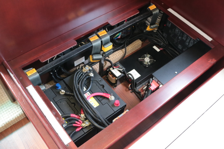 キャンピングカーバスコン