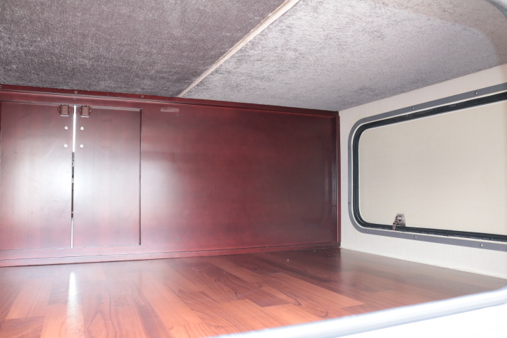 キャンピングカーバスコン