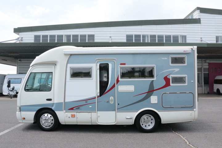 キャンピングカーバスコン
