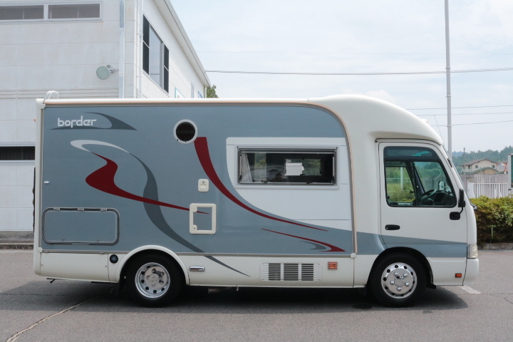 キャンピングカーバスコン