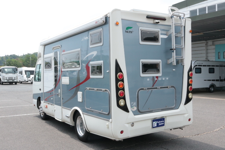 キャンピングカーバスコン