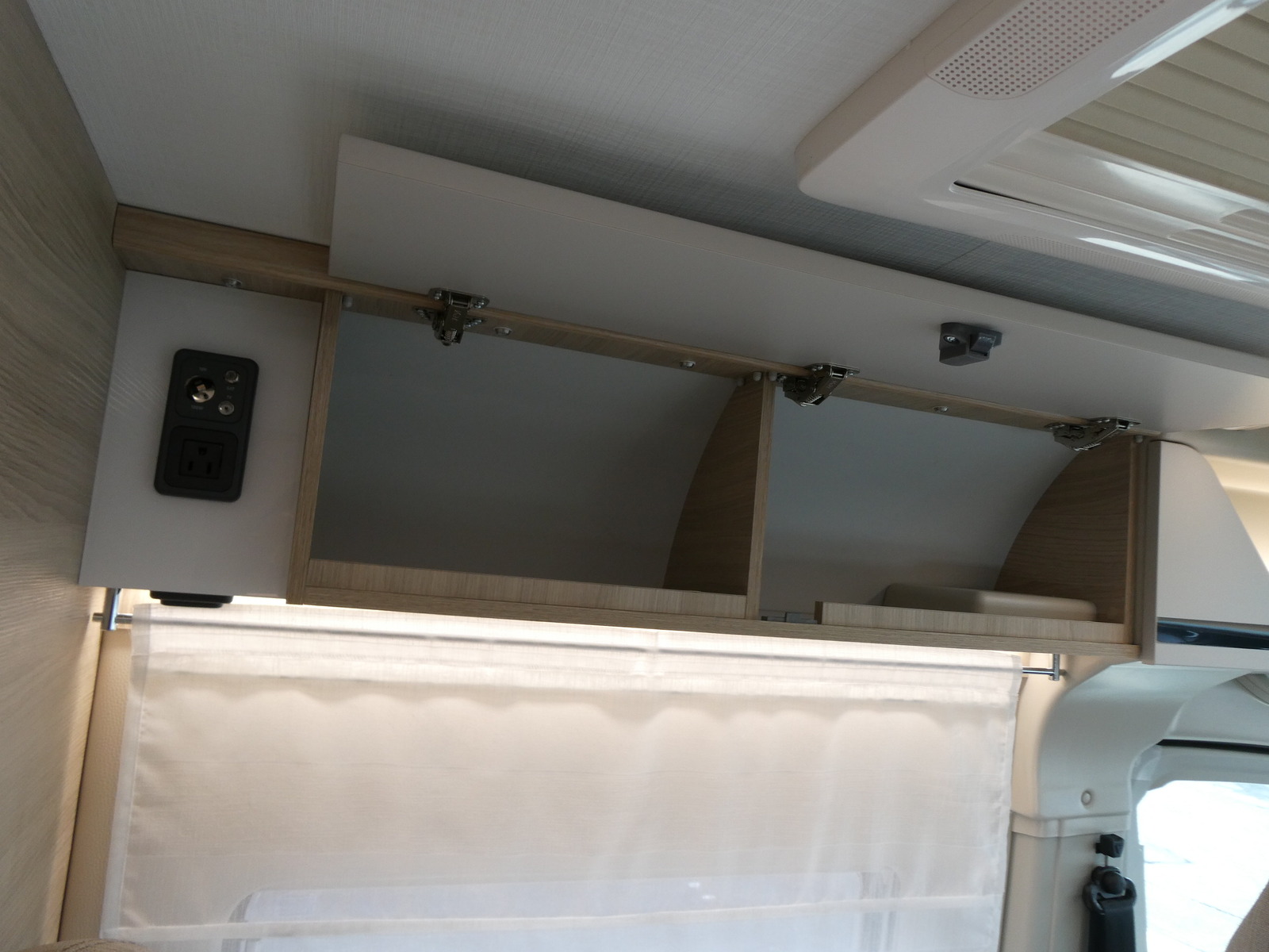 キャンピングカーバンコン