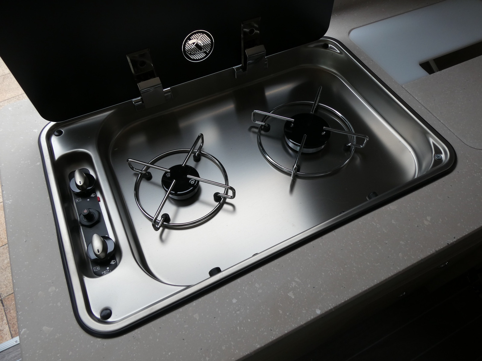 キャンピングカーバンコン