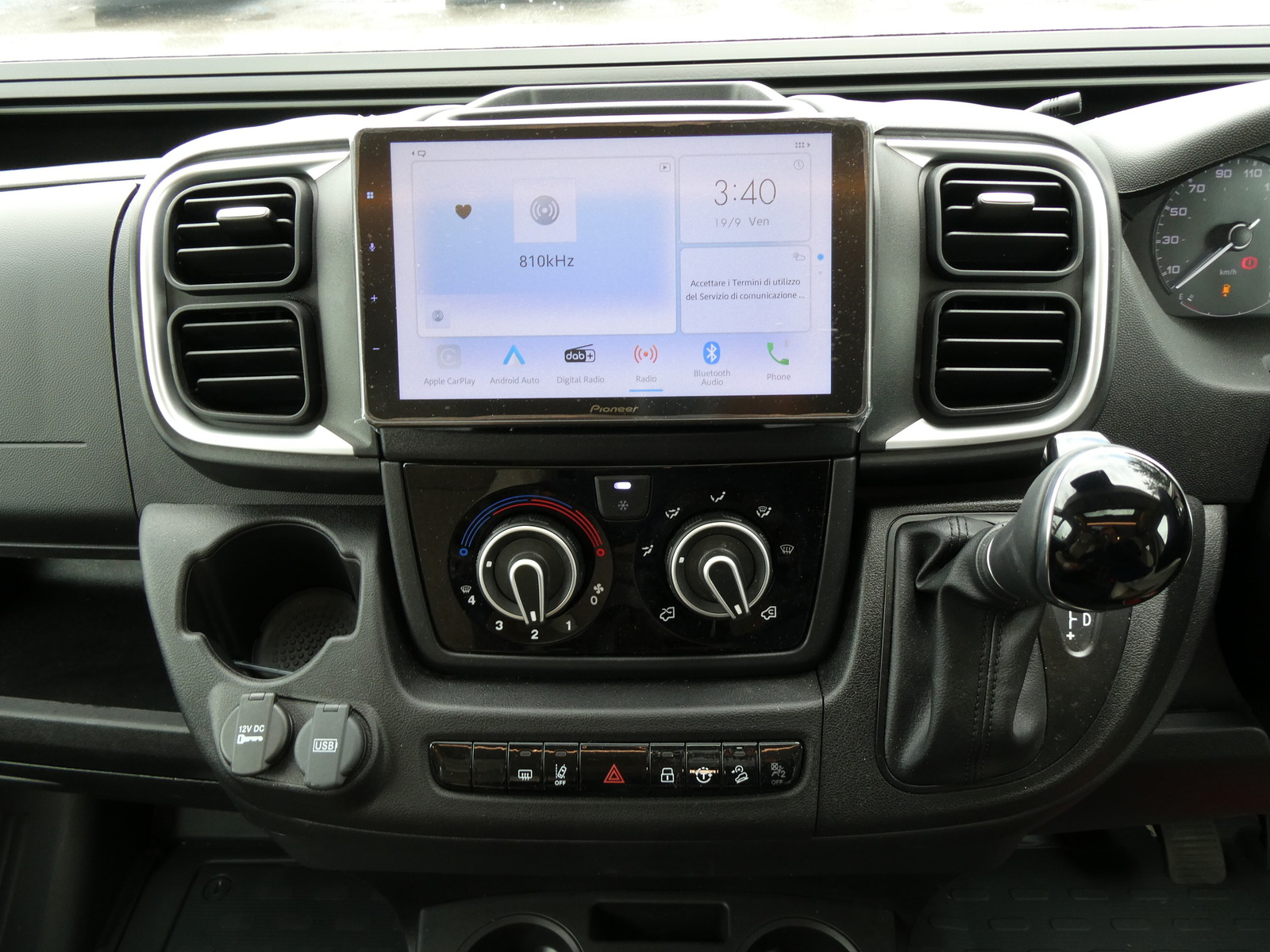 キャンピングカーバンコン