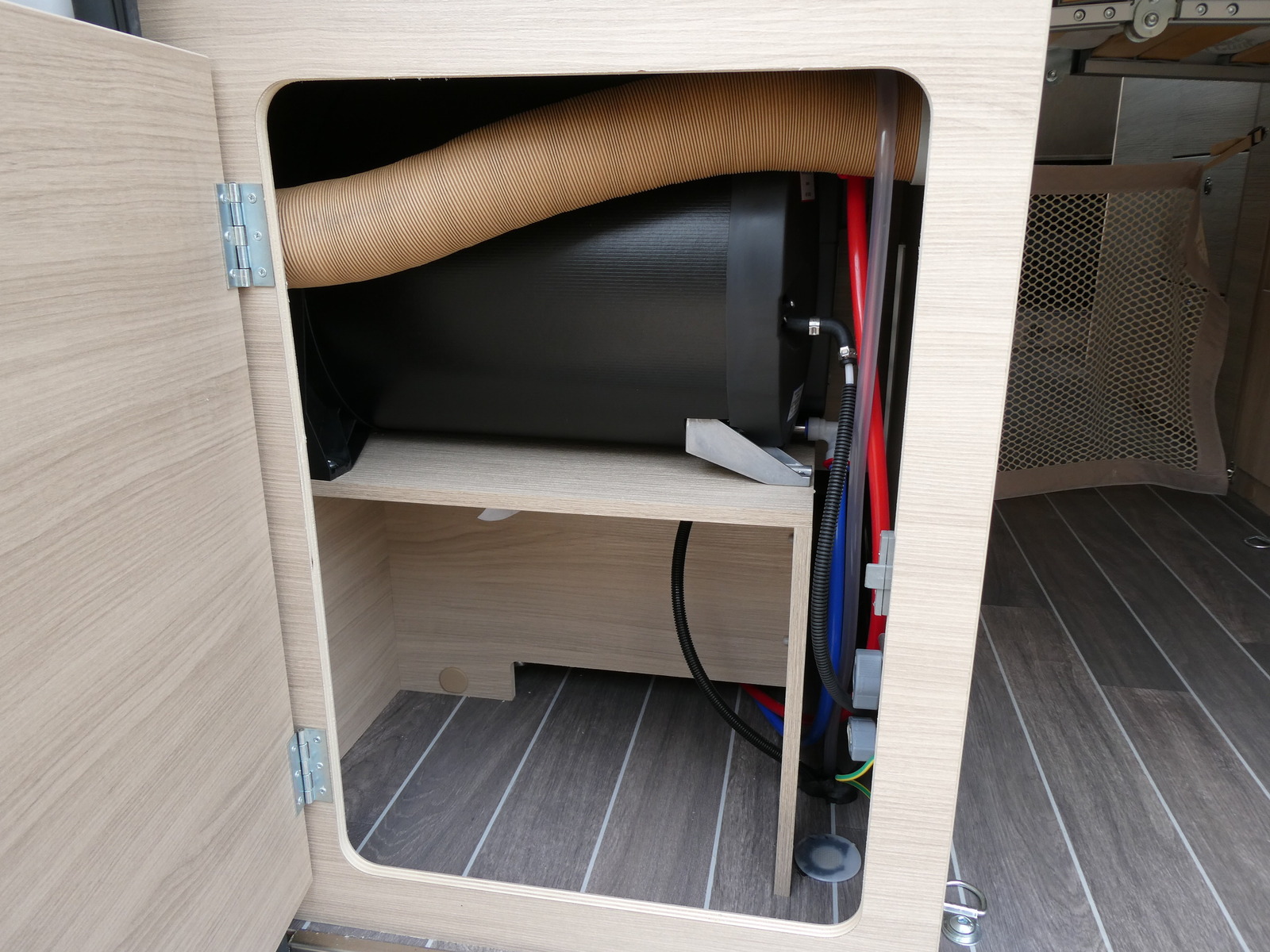 キャンピングカーバンコン