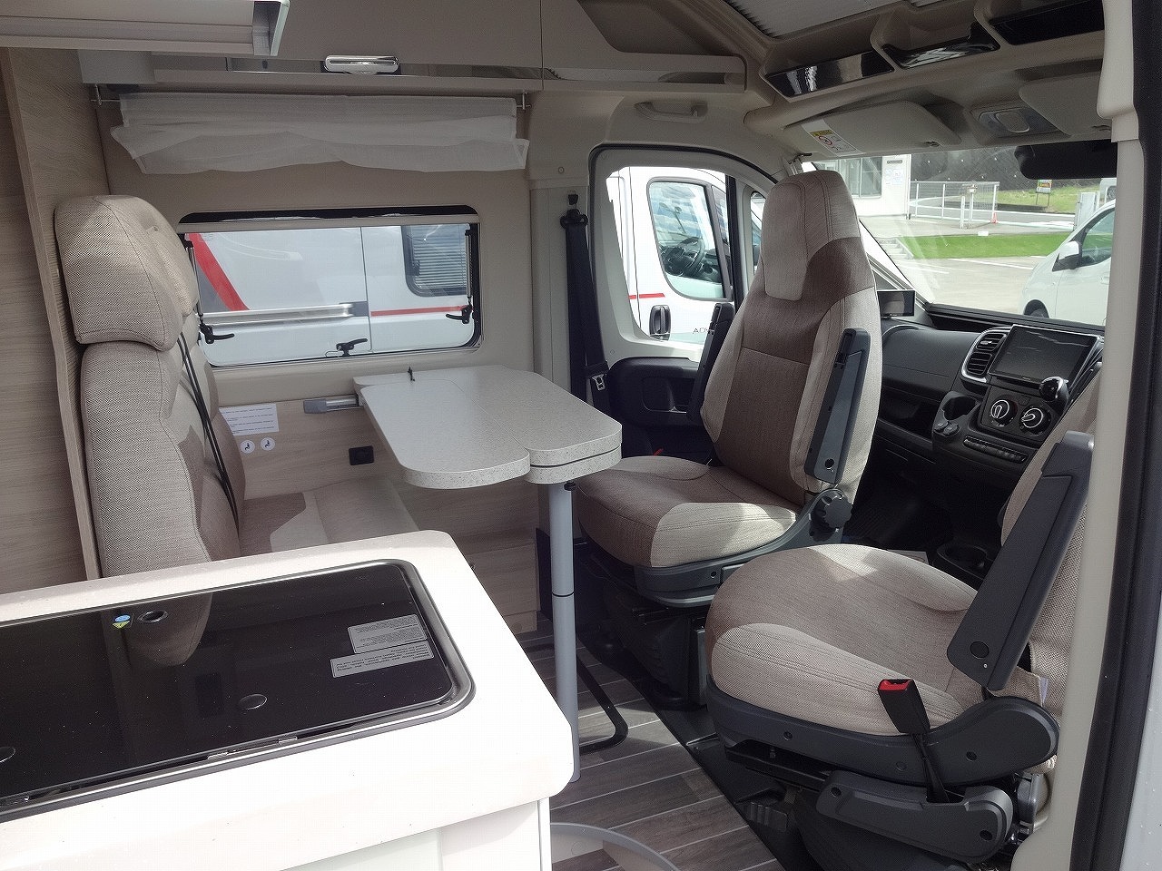 キャンピングカーバンコン