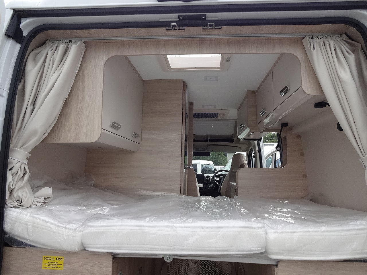 キャンピングカーバンコン