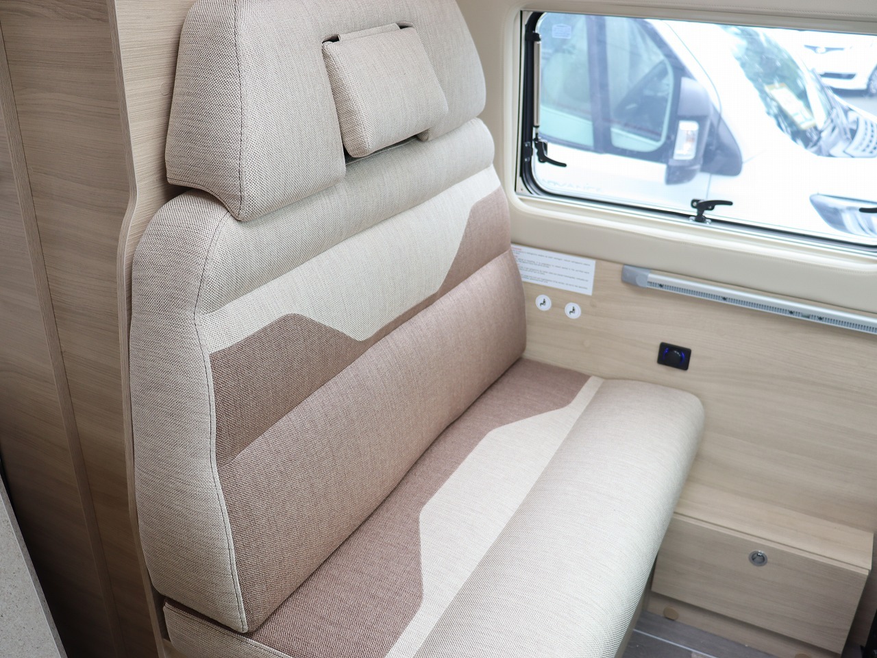 キャンピングカーバンコン