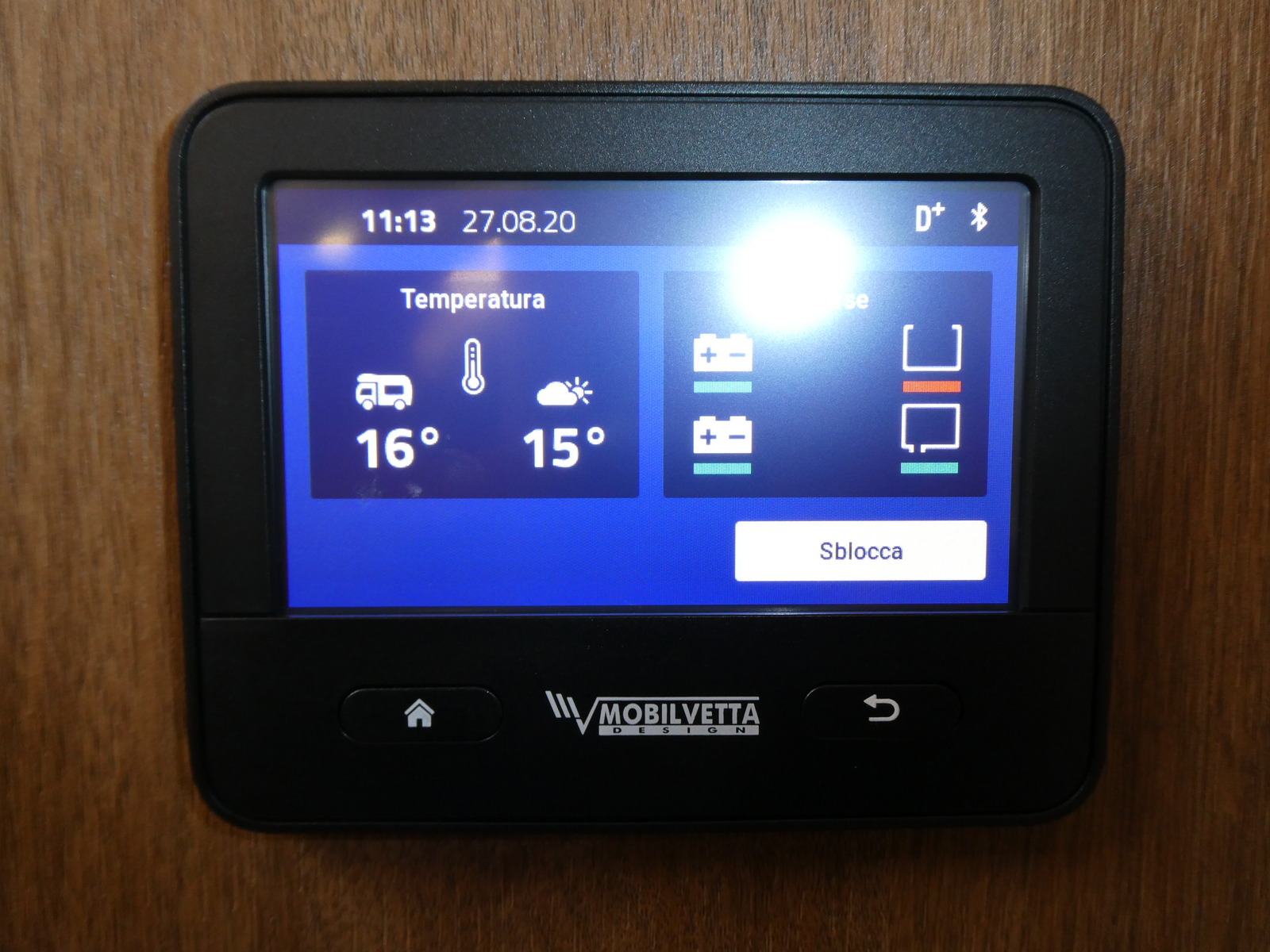 キャンピングカーバスコン