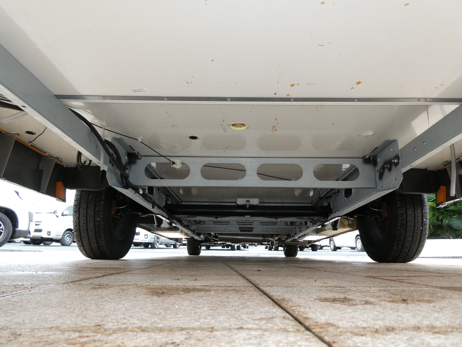 キャンピングカーバスコン