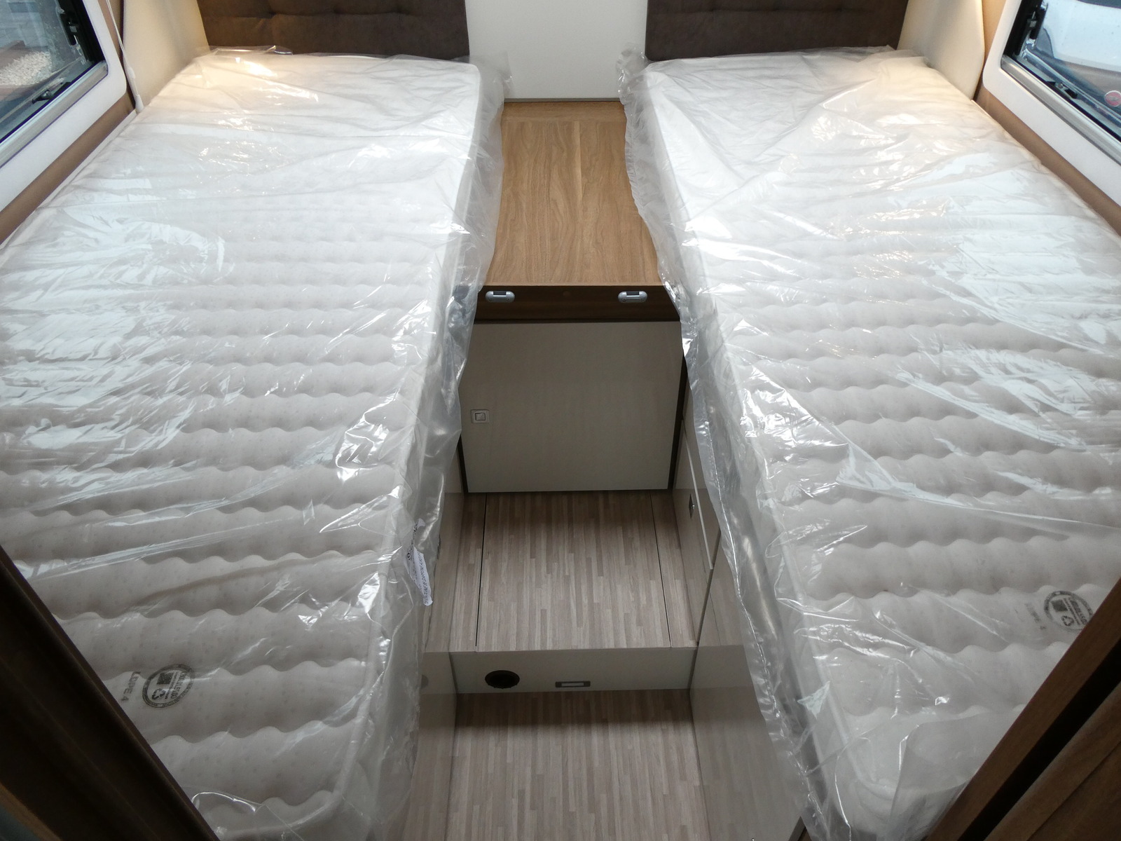 キャンピングカーバスコン