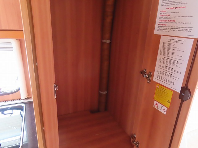 キャンピングカートレーラー