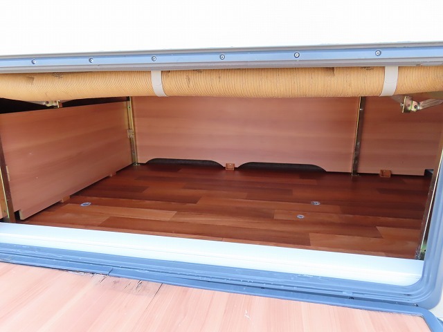 キャンピングカートレーラー