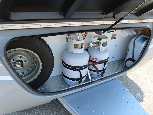 キャンピングカートレーラー