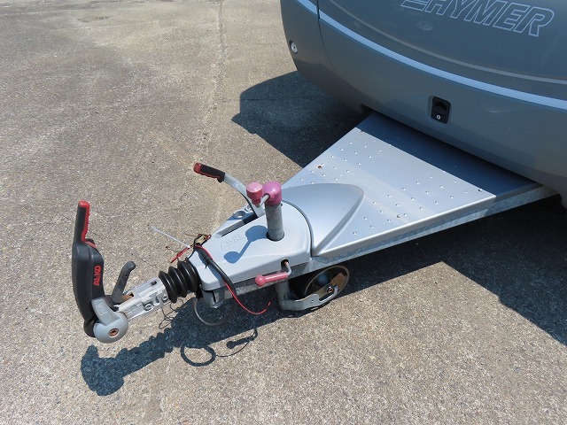 キャンピングカートレーラー