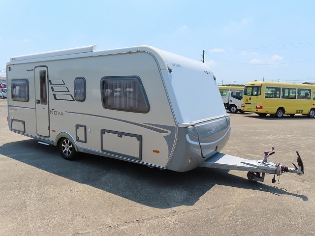 キャンピングカートレーラー