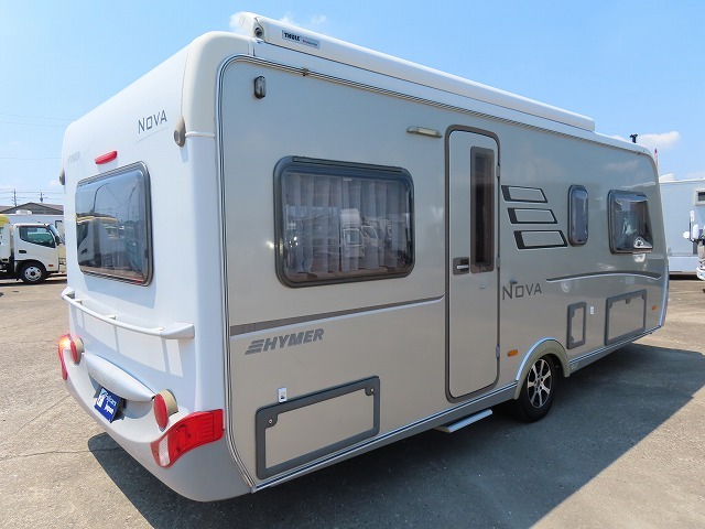 キャンピングカートレーラー