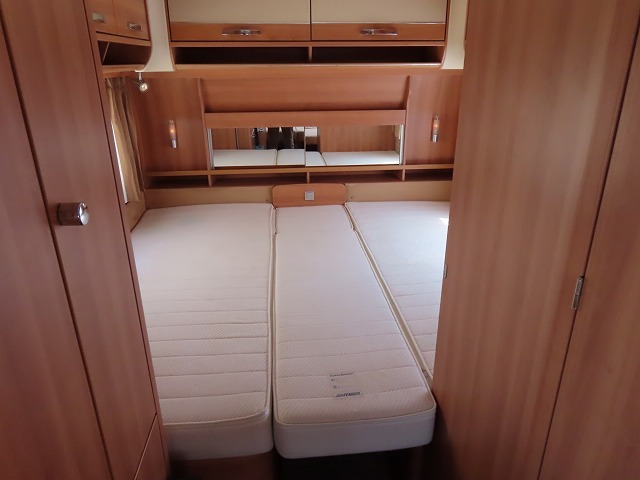 キャンピングカートレーラー