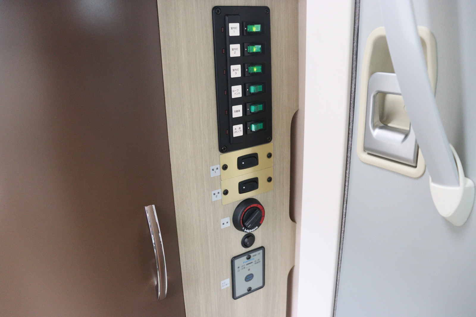 キャンピングカーキャブコン