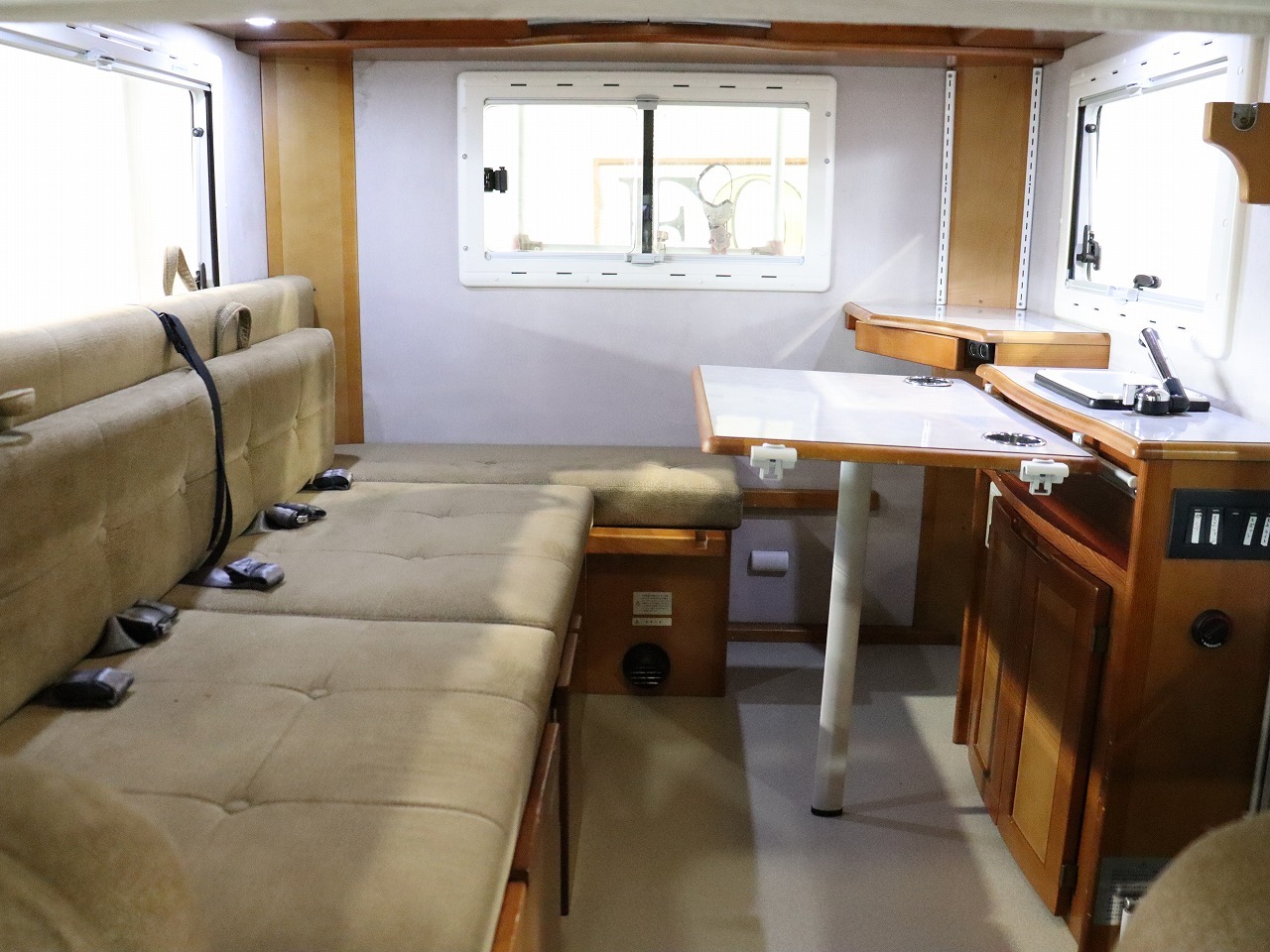 キャンピングカー軽キャンパー