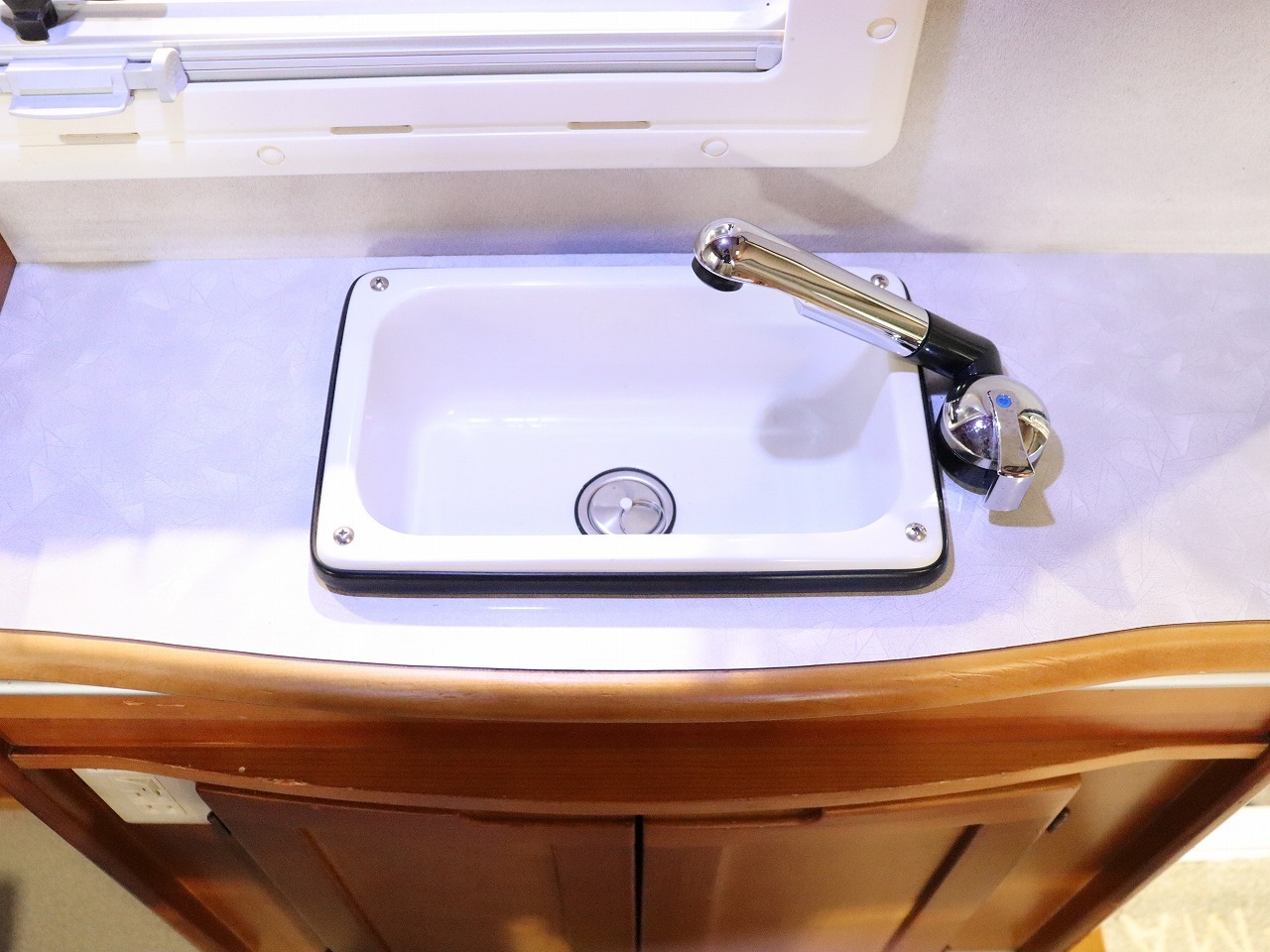 キャンピングカー軽キャンパー