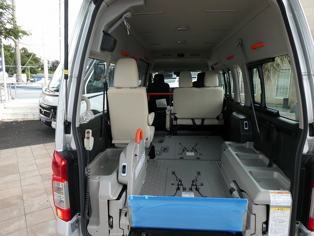 日産NV350キャラバン