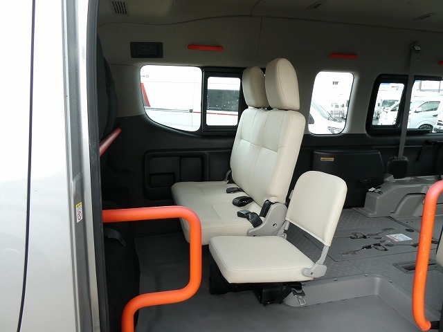 日産NV350キャラバン