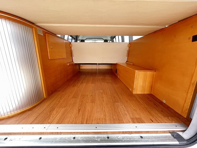 キャンピングカーバンコン