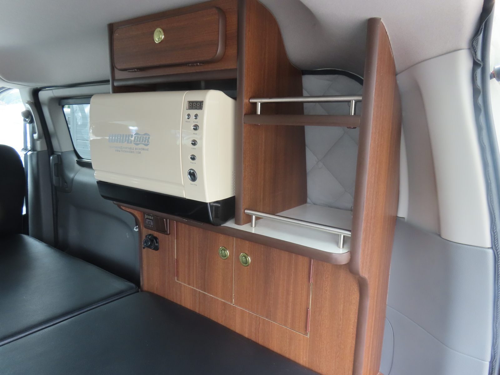 キャンピングカーバンコン