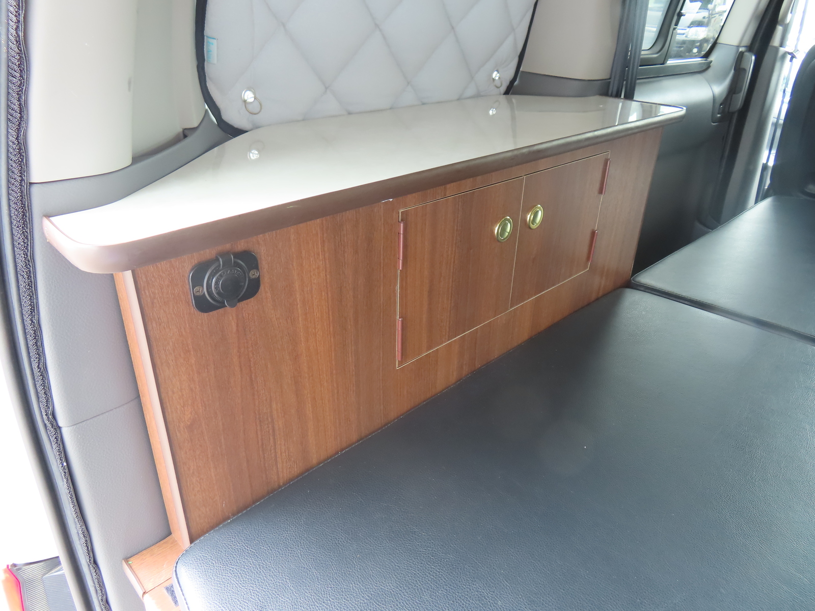 キャンピングカーバンコン