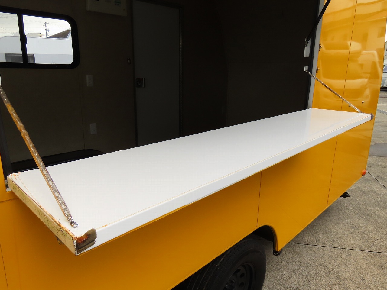 キャンピングカートレーラー