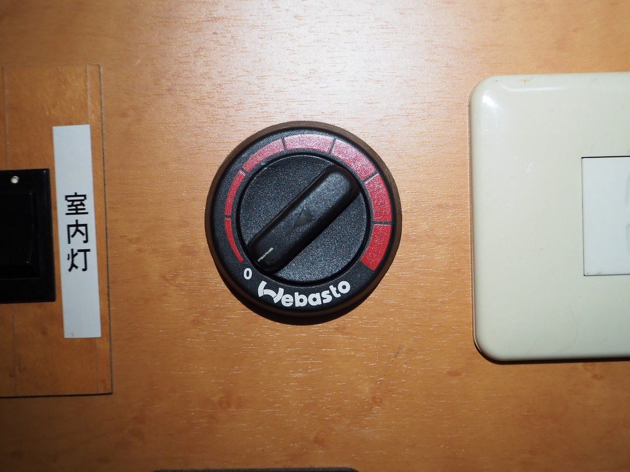 キャンピングカー軽キャンパー