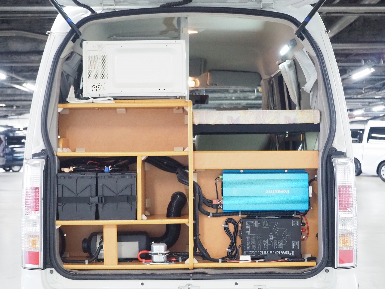 キャンピングカー軽キャンパー