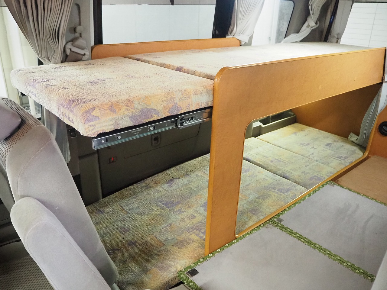 キャンピングカー軽キャンパー